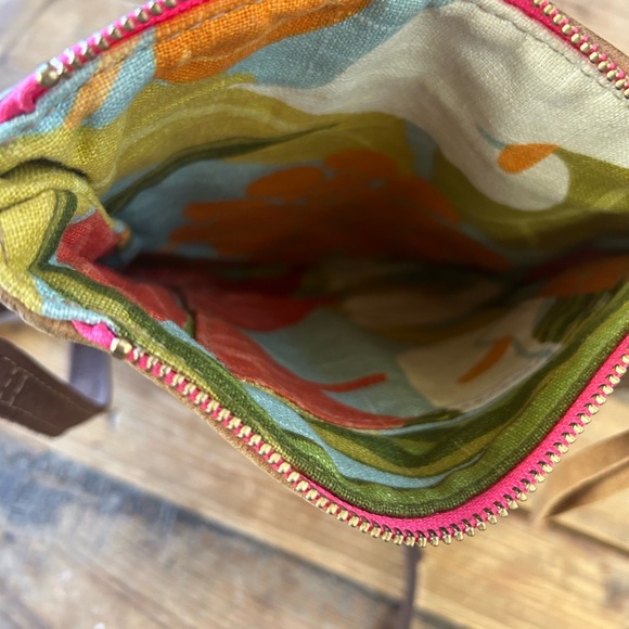 Rebyc vintage floral kilim panel crossbody with weathered full grain leather - Picture 4 of 6